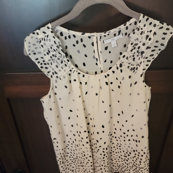 EUC Women's GAP White & Black Polka Dot Chiffon Sheer Sleeveless Tank Size XS - Picture 3 of 7